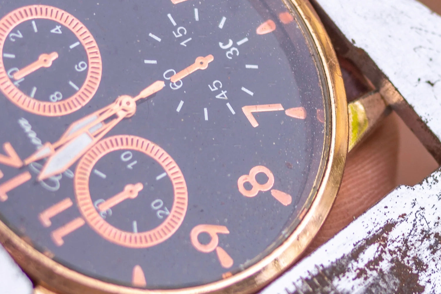 HOW BIG OR SMALL OF A WATCH SHOULD YOU BUY?