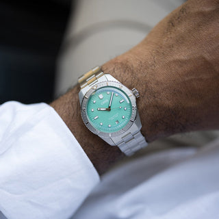 Oris Divers Sixty Five ‚ÄòCotton Candy‚Äô 38 mm - 01 733 7771 4057-07 8 19 18 thumbnail