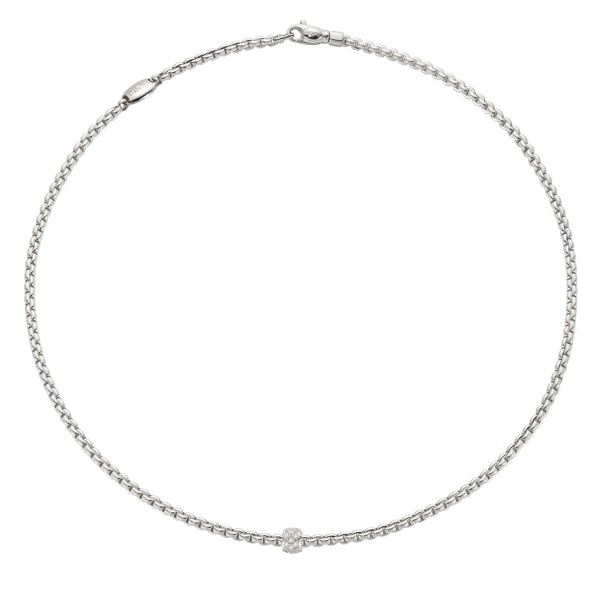 Necklace with diamond pave