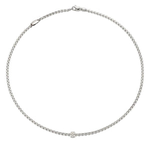 Necklace with diamond pave