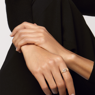 CHANEL N°5 Ring – Beige Gold with Diamond thumbnail