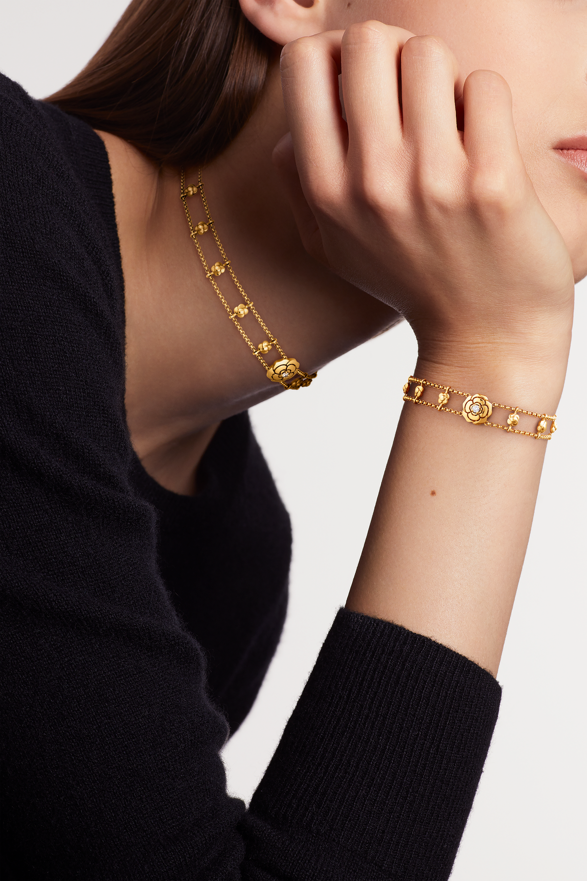 CHANEL Extrait de Camélia supple bracelet - J13842