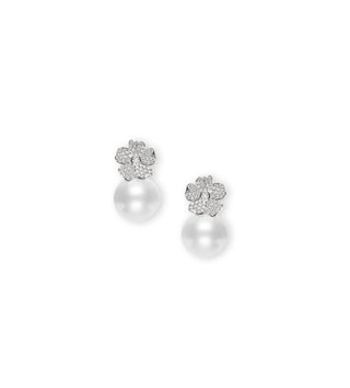 Cherry Blossom Earings in White Gold thumbnail