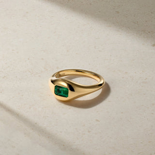 Chunky Slim Emerald Signet Ring thumbnail