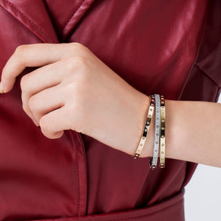 18K Gold Pois Moi Oval Bangle thumbnail