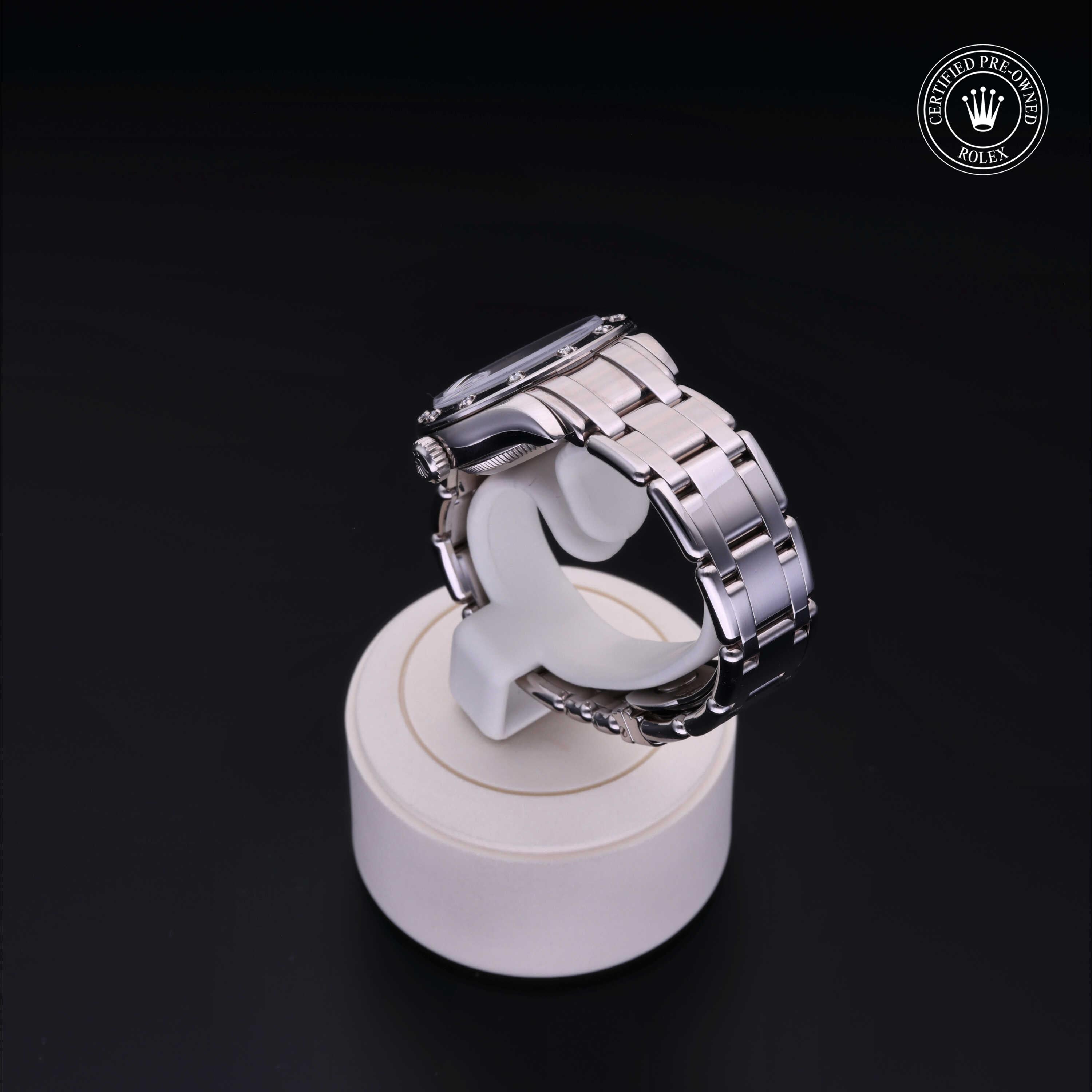 Oyster Perpetual Pearlmaster 29