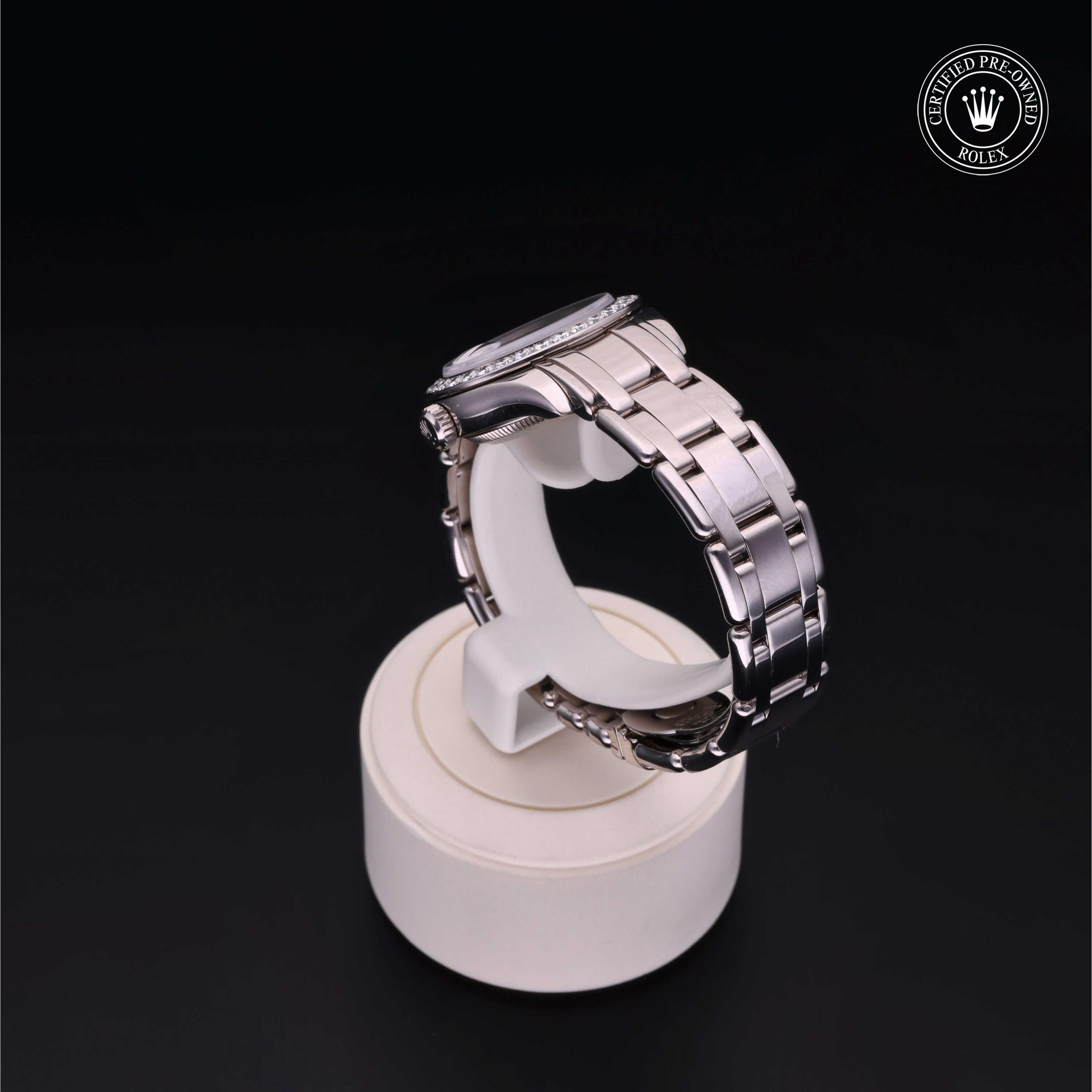 Oyster Perpetual Pearlmaster 29