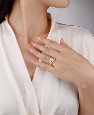 Lab Grown Diamond Pear Cut Wavy ring thumbnail