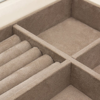 Caroline Medium Jewelry Case thumbnail